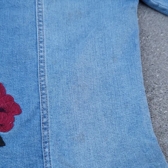 Arizona Jean Co Distressed Embroidered Roses Jean Denim Jacket - Picture 6 of 10